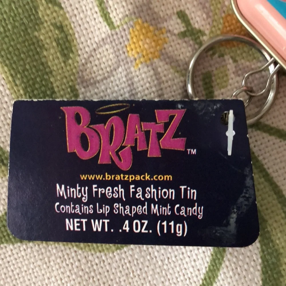 Vintage 2004 Bratz Minty Fresh Fashion Tin Keychain Cloe NWT Rare Y2K